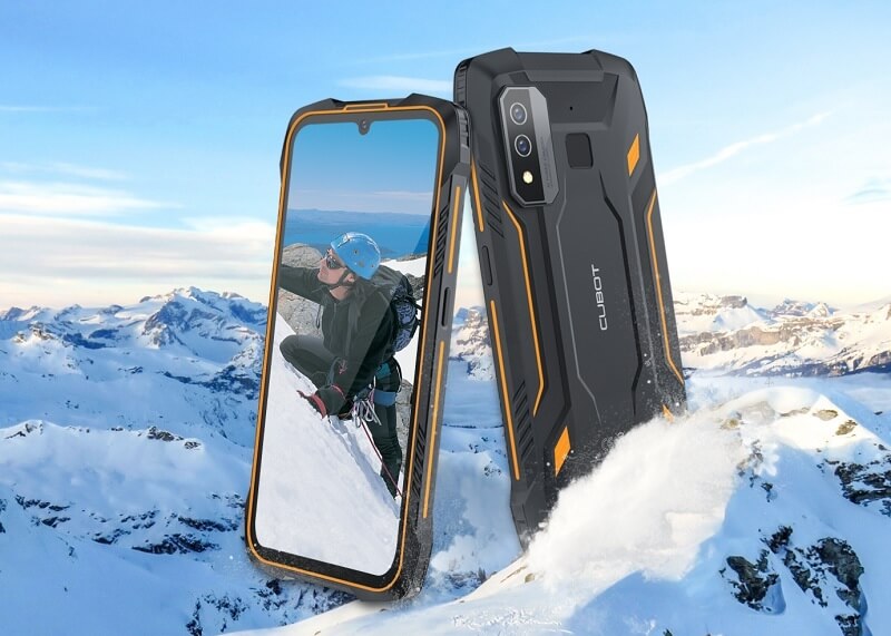 Telefono mostra sciatore; sfondo montagne innevate.
